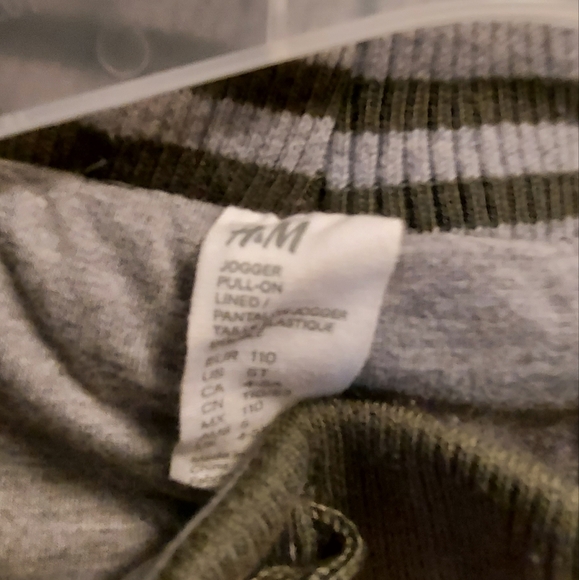 Kids 4T - 6T hoodie with army green pants - Picture 7 of 7